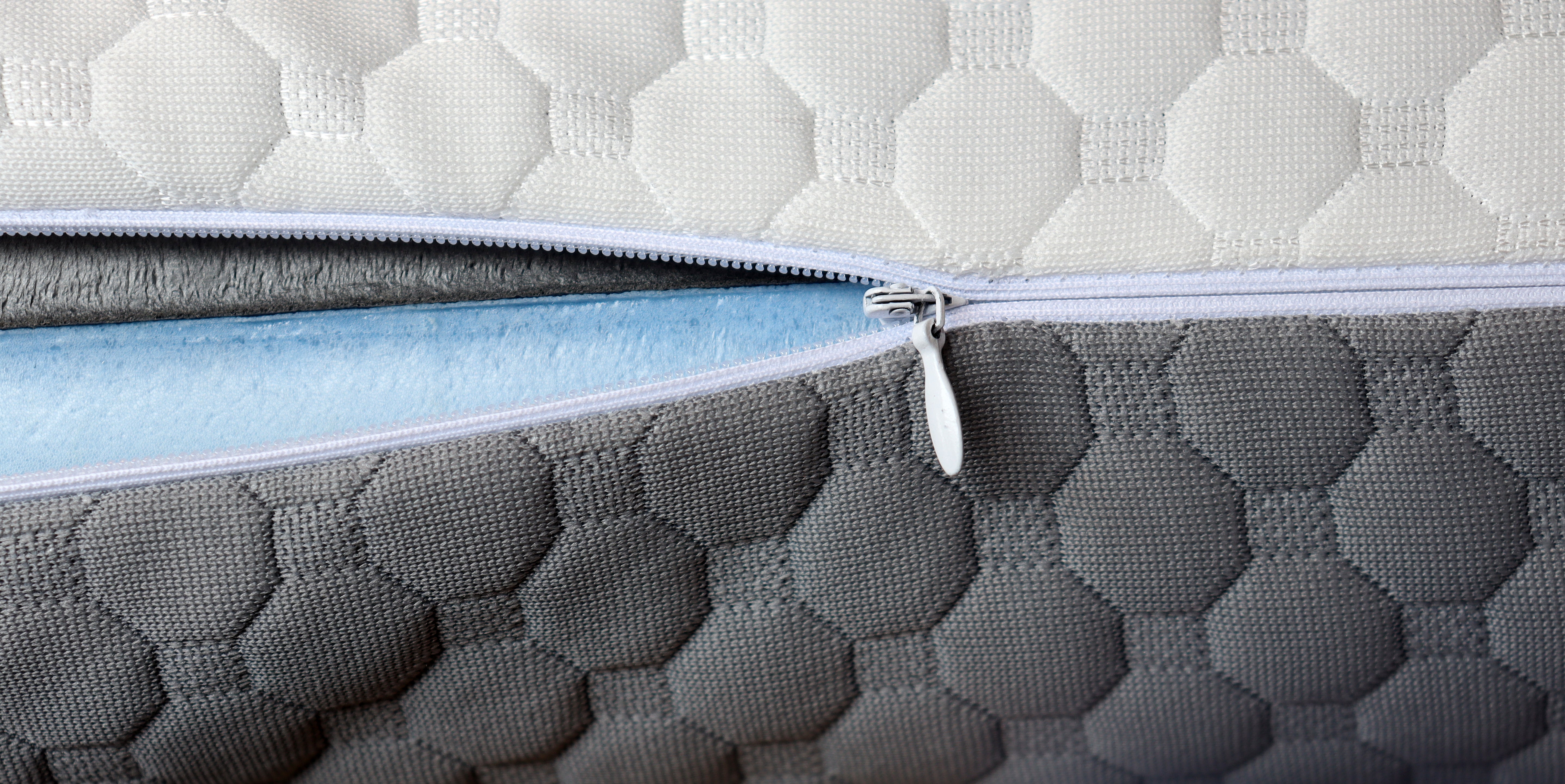 Konbanwa Memory Foam Pillow